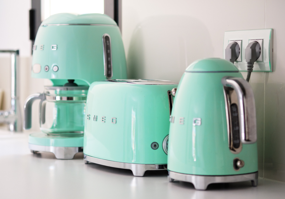 une gamme d'équipements et d'électroménagers design vintage pour votre  Cuisine - Smeg